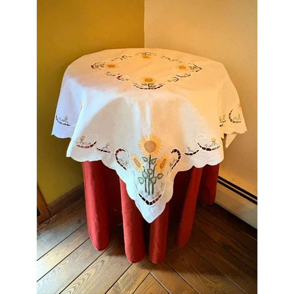 Vintage Sunflower Tablecloth Embroidered Cutwork 32” Cotton Floral